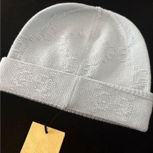 Brand new Women’s Gucci Light Blue Beanie fits m-large